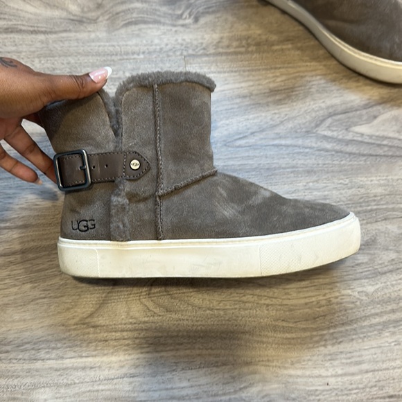 Ugg casual sneaker boots - Picture 2 of 3